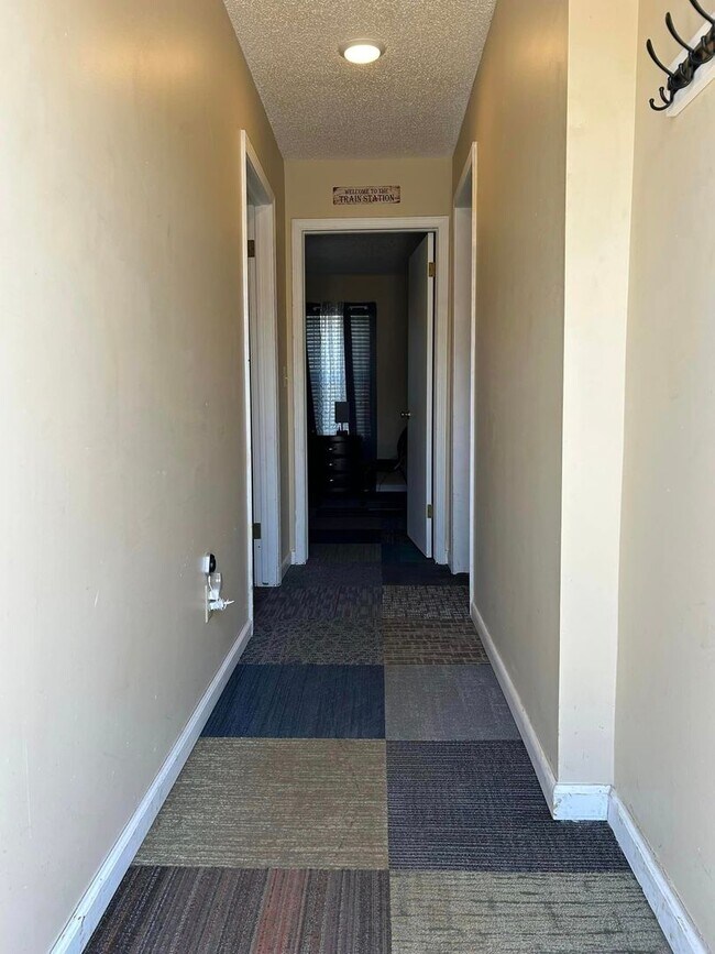 Foto del edificio - 211 S Main Ave