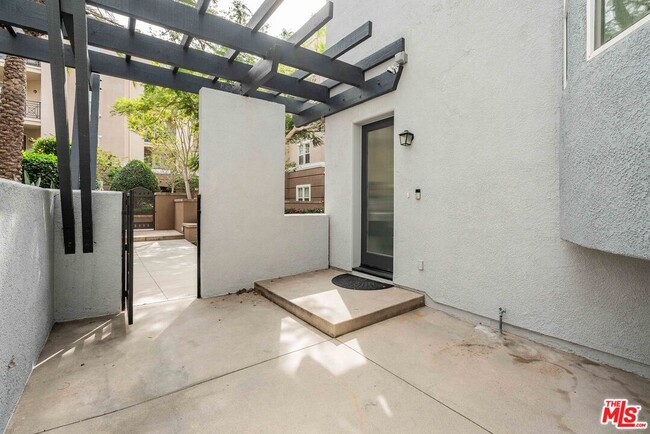 Foto del edificio - 5800 Seawalk Dr