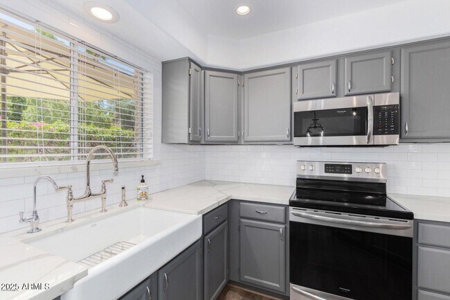 Foto del edificio - 8841 S 51st St