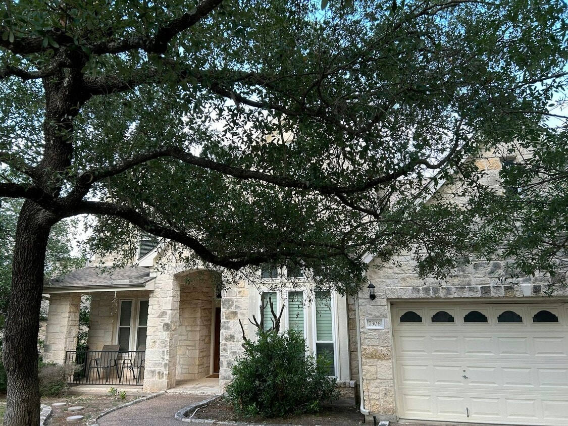 Primary Photo - 7306 Ellaview Ln