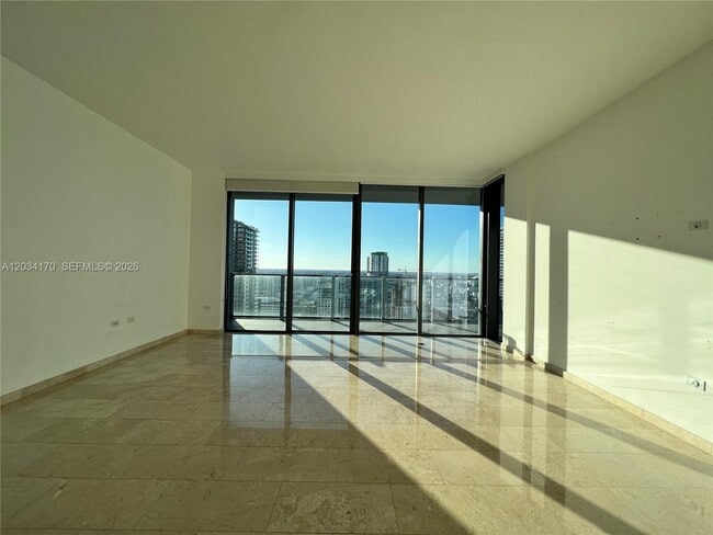 Foto del edificio - 68 SE 6th St