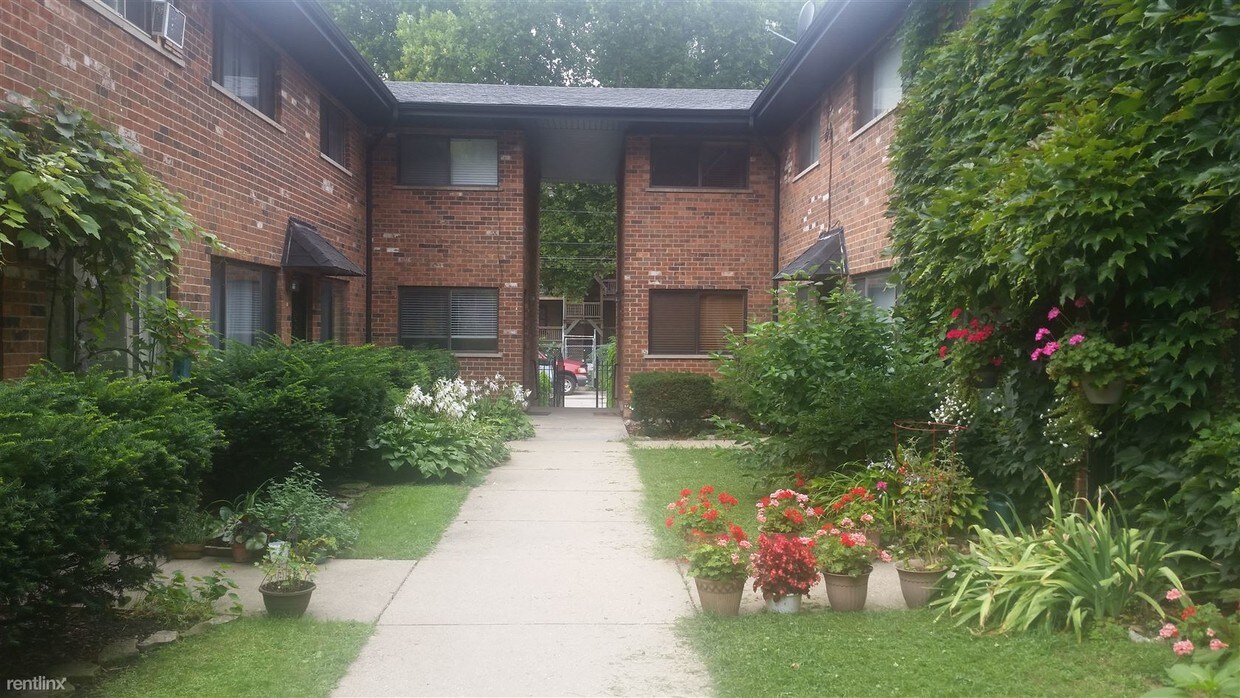 Primary Photo - 5440 S Kimbark Ave