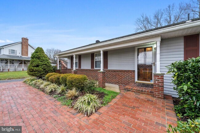 Foto del edificio - 4373 Solomons Island Rd