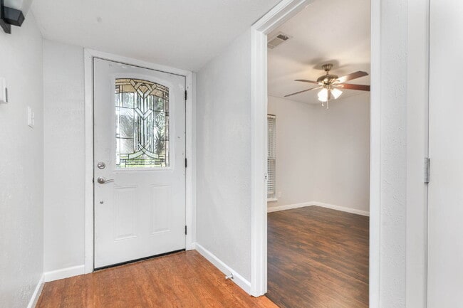 Great Entertaining Spaces! - Great Entertaining Spaces! Apartment