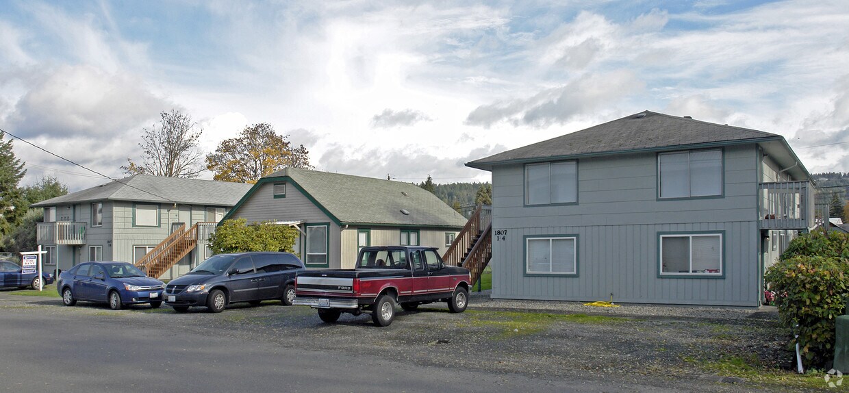 Primary Photo - Melody Apartments