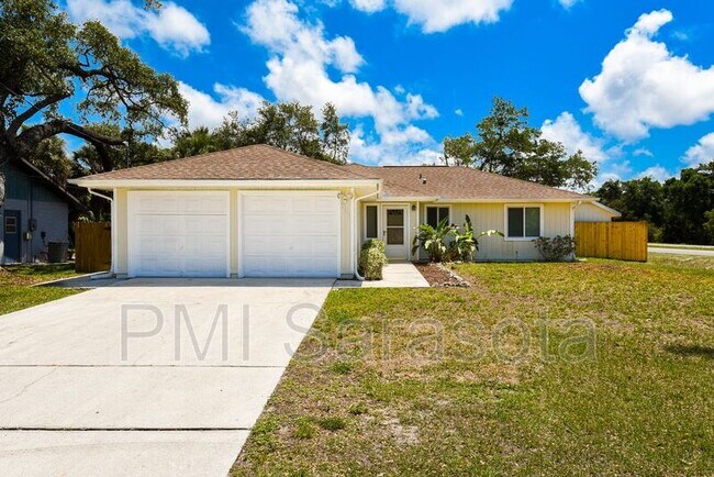 Building Photo - 621 Live Oak St