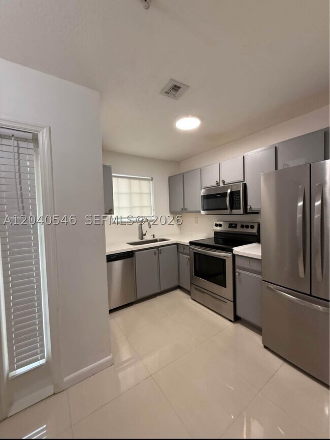 Foto del edificio - 2198 NE 167th St