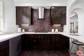 Foto del edificio - 8224 4th St