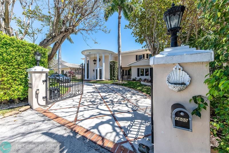 Primary Photo - 1600 S Ocean Dr