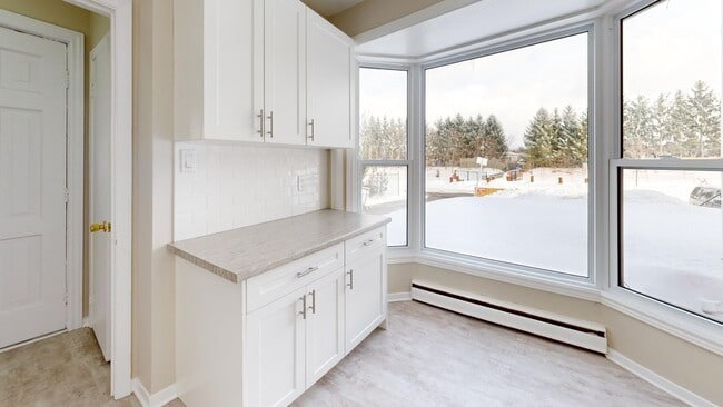 Building Photo - 141 Arbour Glen Crescent
