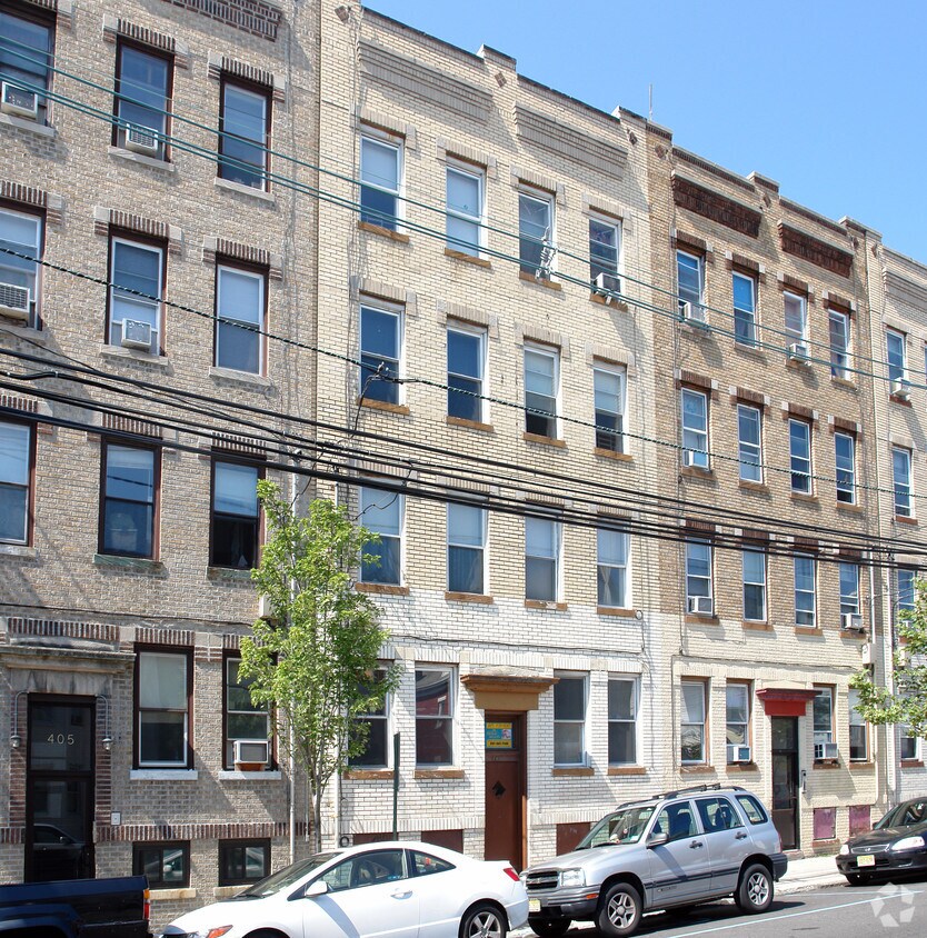 Primary Photo - 407 61st St