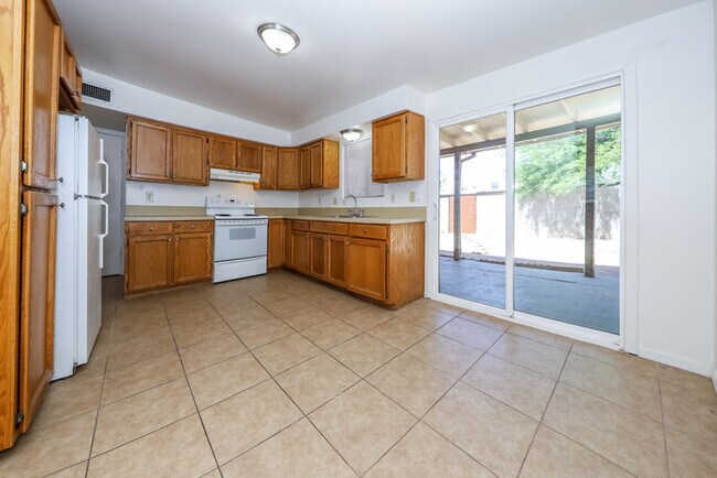 Foto del edificio - Tucson, AZ - House - $1,545.00 Available J...