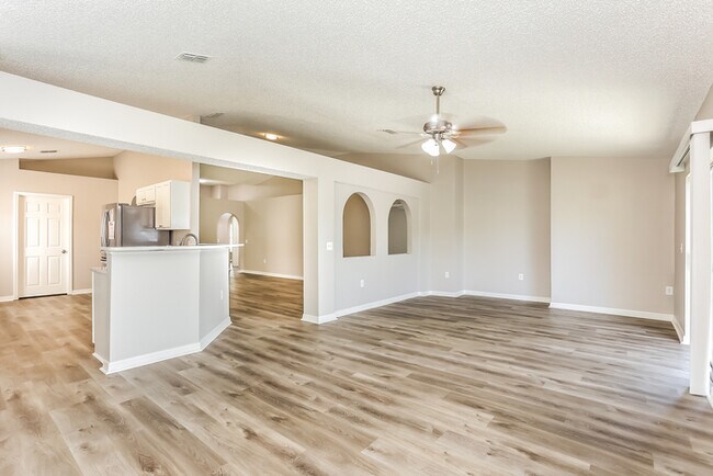 Foto del edificio - 9611 Watershed Dr E