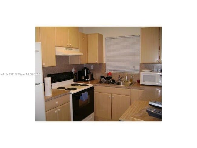 Foto del edificio - 2311 Coolidge St