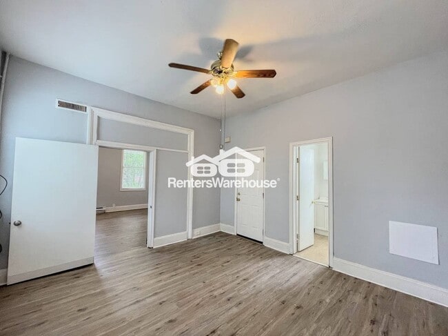 Foto del edificio - 1305 W 38th St