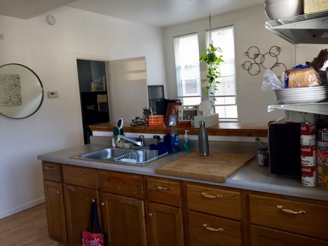 Foto del edificio - 837 N Maplewood Ave