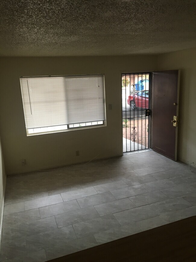 Foto del edificio - 3719 Hazelwood St
