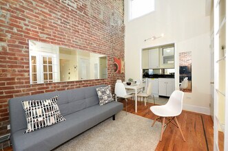Building Photo - 449 W 47th St