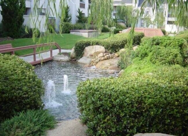 Foto del edificio - 2210 River Run Dr