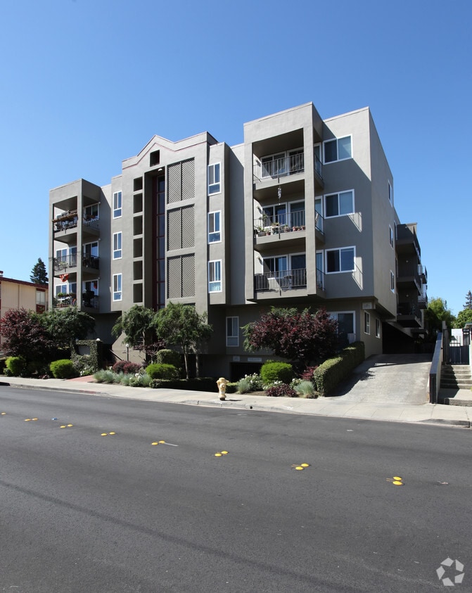 540 Elm Street Apartments in San Carlos, CA