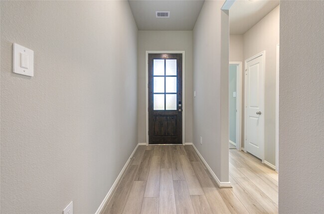 Foto del edificio - 9624 Mount Brewer Ln