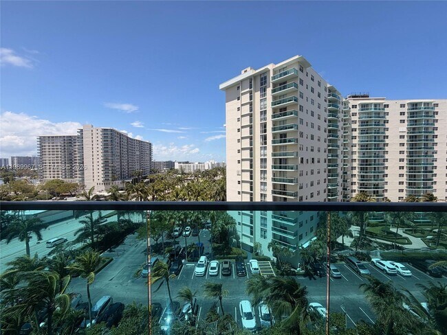 Foto del edificio - 4001 S Ocean Dr
