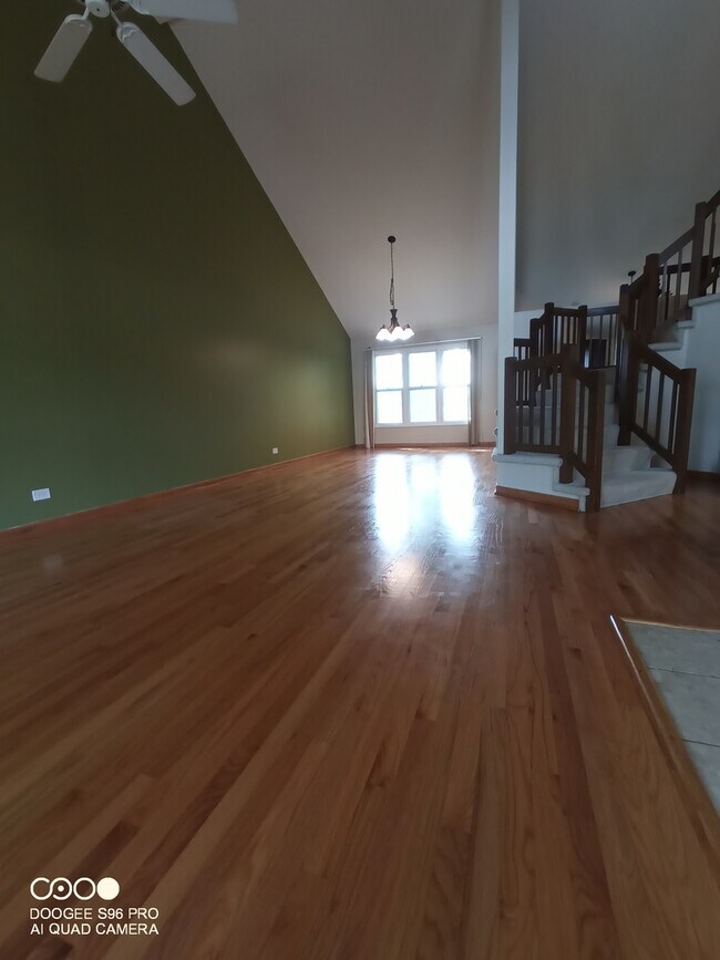 Building Photo - 2544 Live Oak Ln