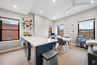Building Photo - 354 Grove St