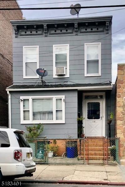 Primary Photo - 116 Bowers St