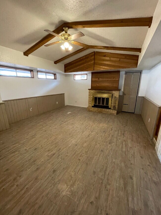 Foto del edificio - Beautiful House Minutes From Marsha Sharp ...