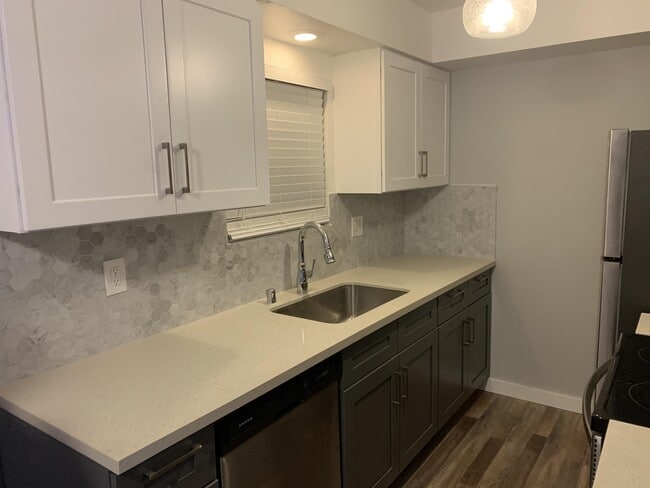 Building Photo - 1131 23rd St