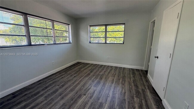Foto del edificio - 245 NE 191st St
