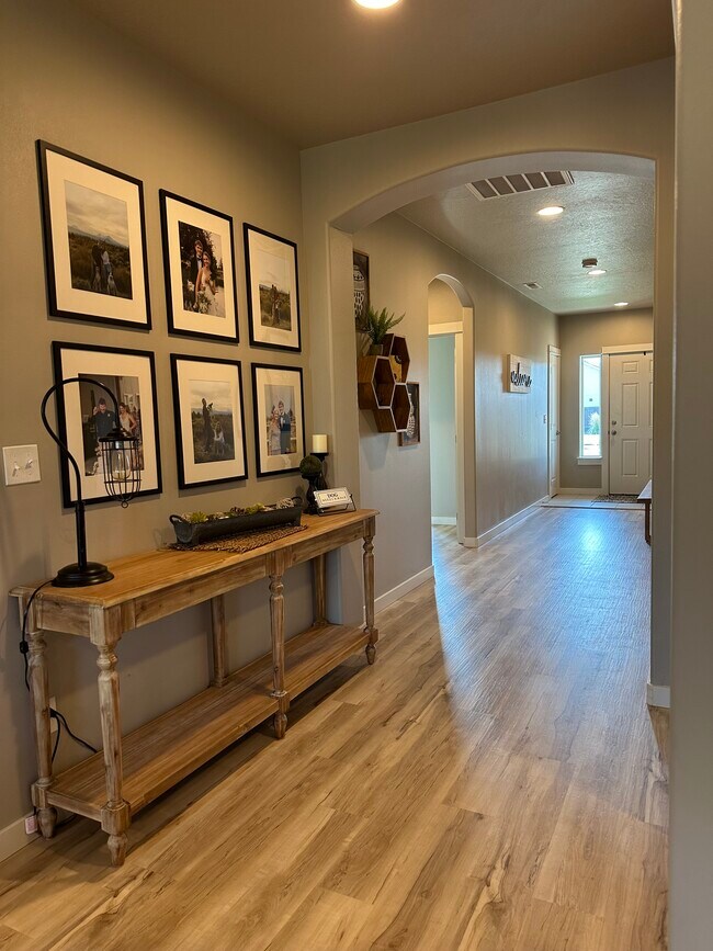 Foto del edificio - 1086 NW 24th Ln