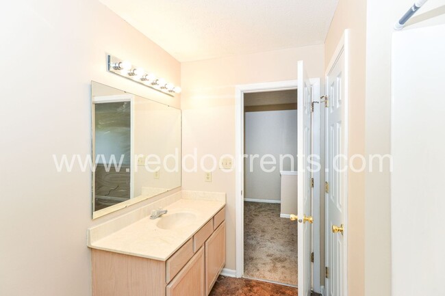 Building Photo - Your Dream Home in Indianapolis, IN 46142!