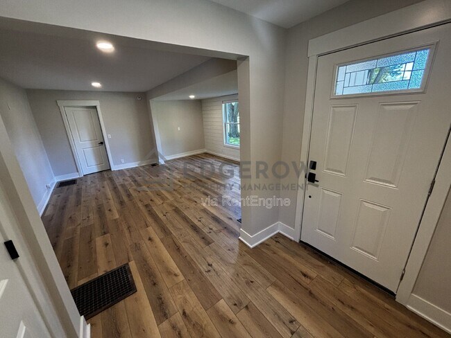 Foto del edificio - 10710 2nd Ave NW
