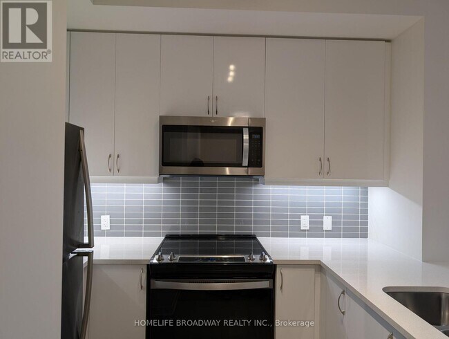 Photo du bâtiment - 4955 Yonge St