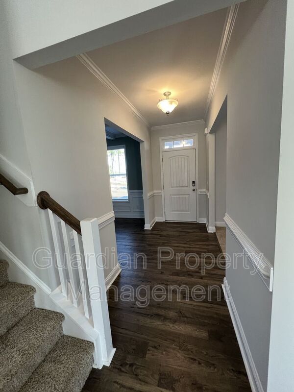 Building Photo - 45 Winfield Ct