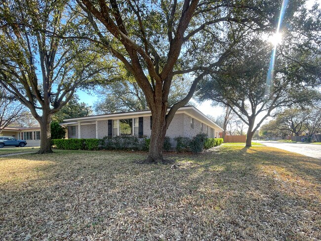 Foto del edificio - 2324 N 50th St