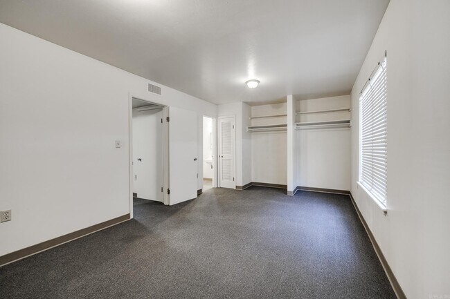 Foto del edificio - 300 W Harding St