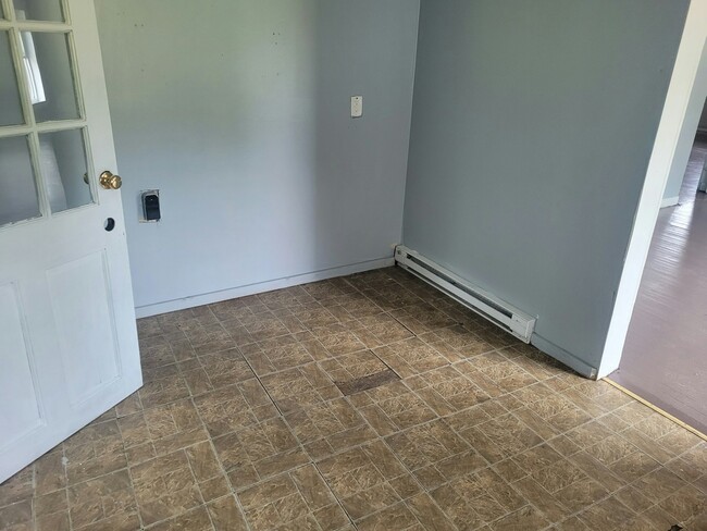 Foto del edificio - 1410 E Poplar St