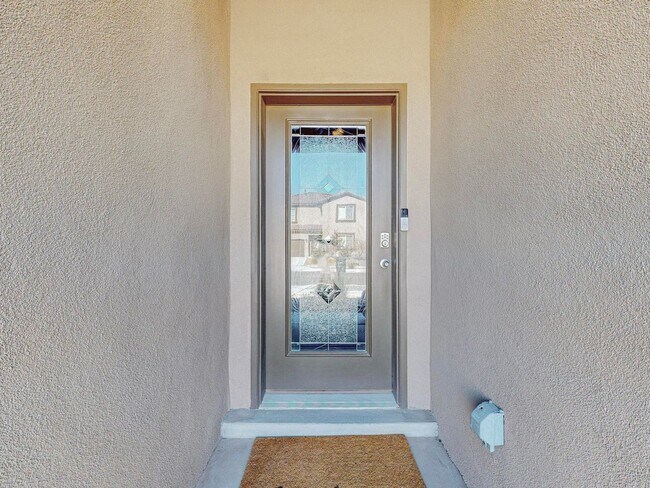 Foto del edificio - 4 Bedroom Single Family Home in Albuquerque