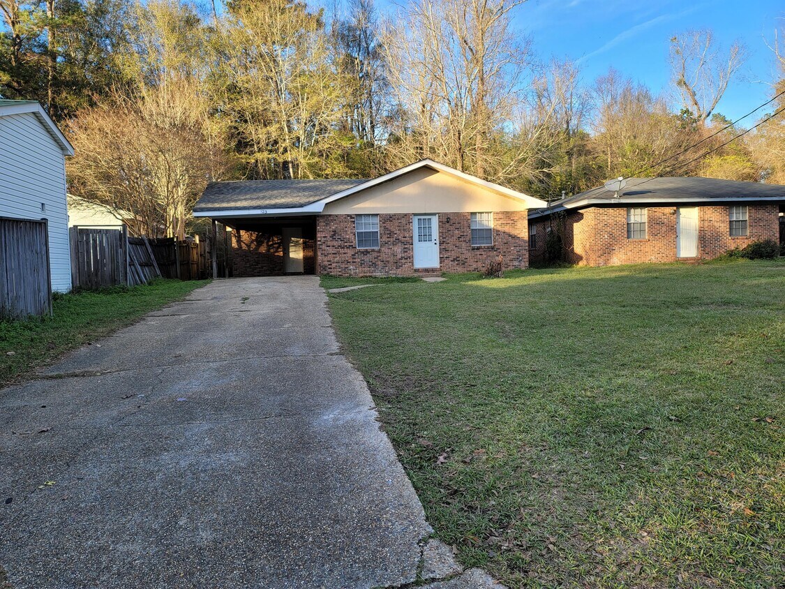 Primary Photo - 123 Lexington Dr