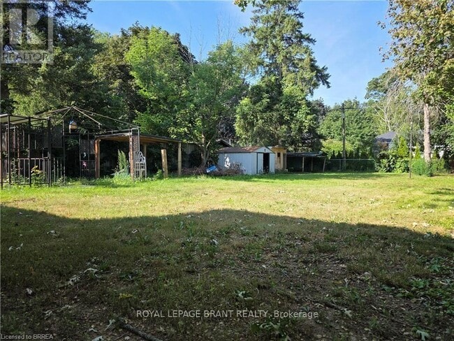 Building Photo - 32 Forest Rd