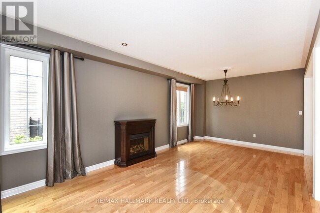Photo du bâtiment - 129 DEERWOOD Crescent