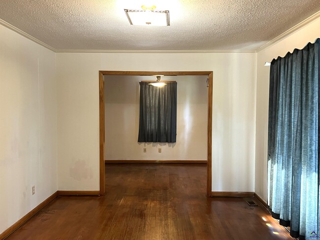 Building Photo - 120 Jackson St