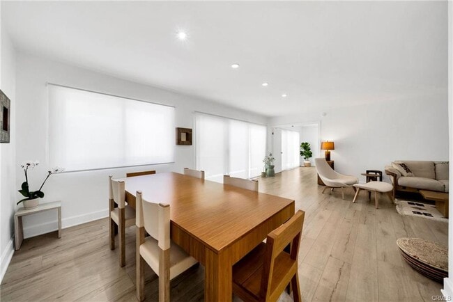 Foto del edificio - 7259 Hillside Ave