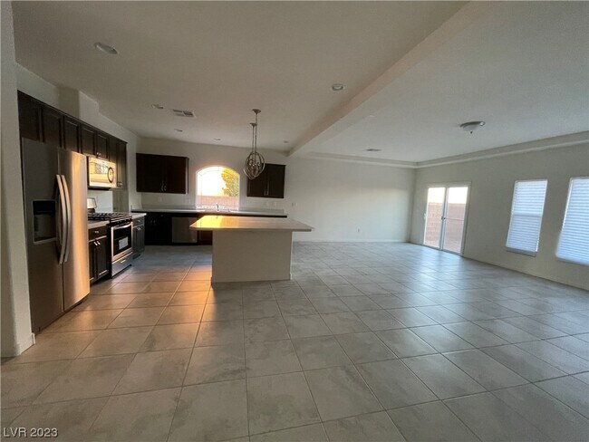 Building Photo - 9746 Hawk Crest St