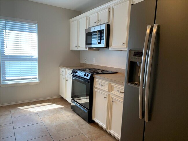 Building Photo - 1706 Redwing Haven Dr