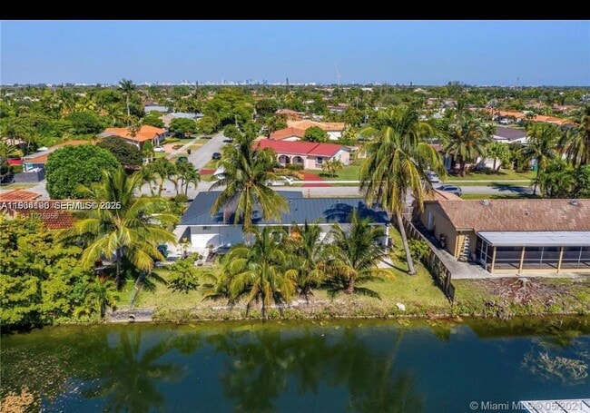 Foto del edificio - 2100 SW 100th Ave