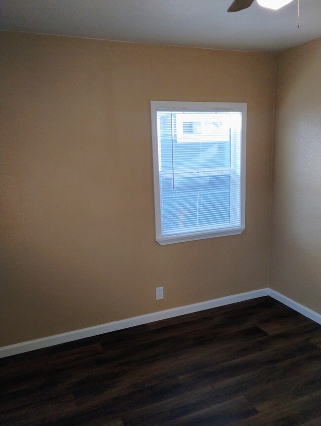 Building Photo - 1756 South Ave